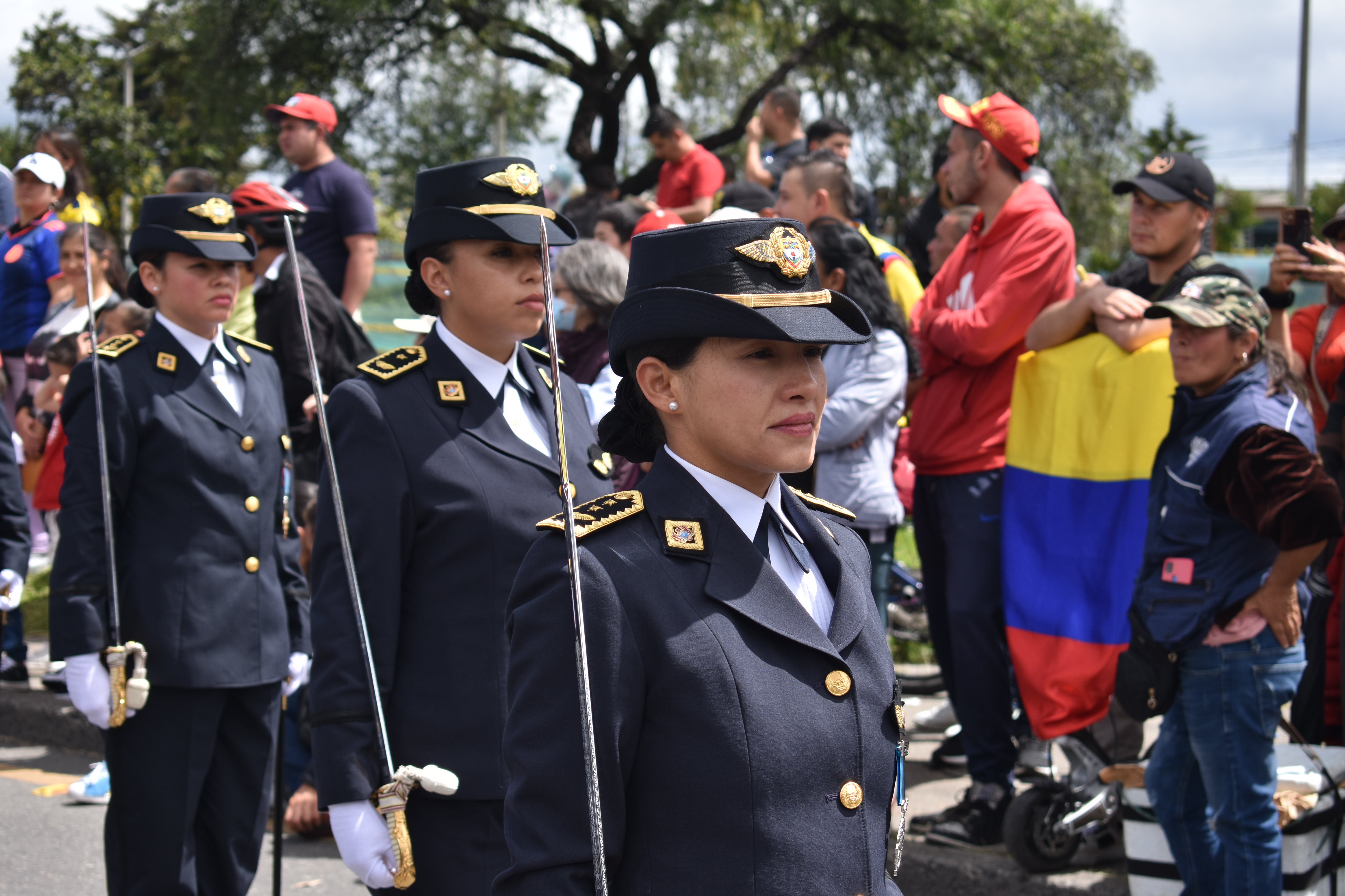 En desfile militar y de policía, la EPFAC hizo presencia este 20 de julio