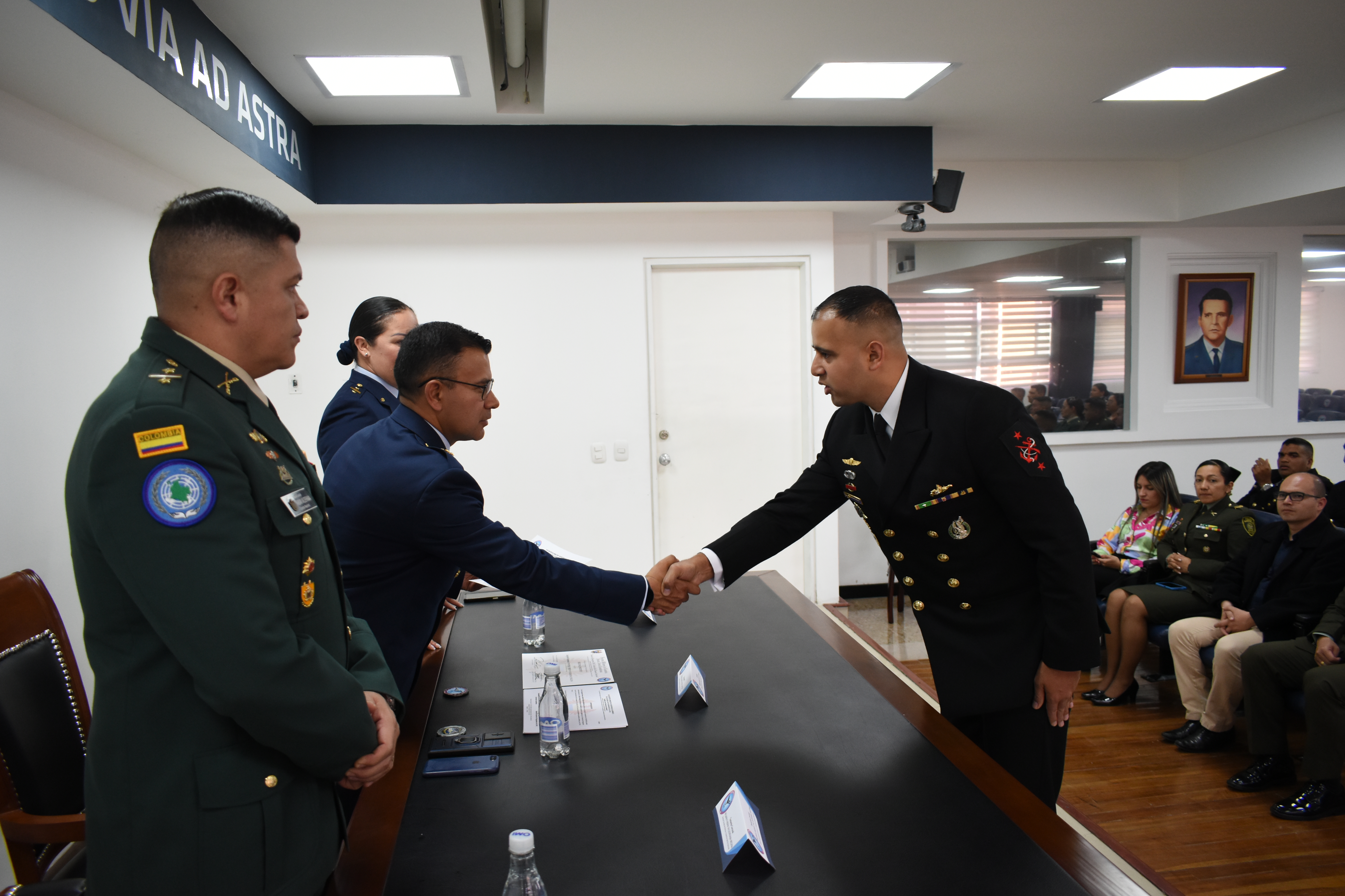 Personal militar fortalece sus capacidades en enseñanza en el idioma inglés