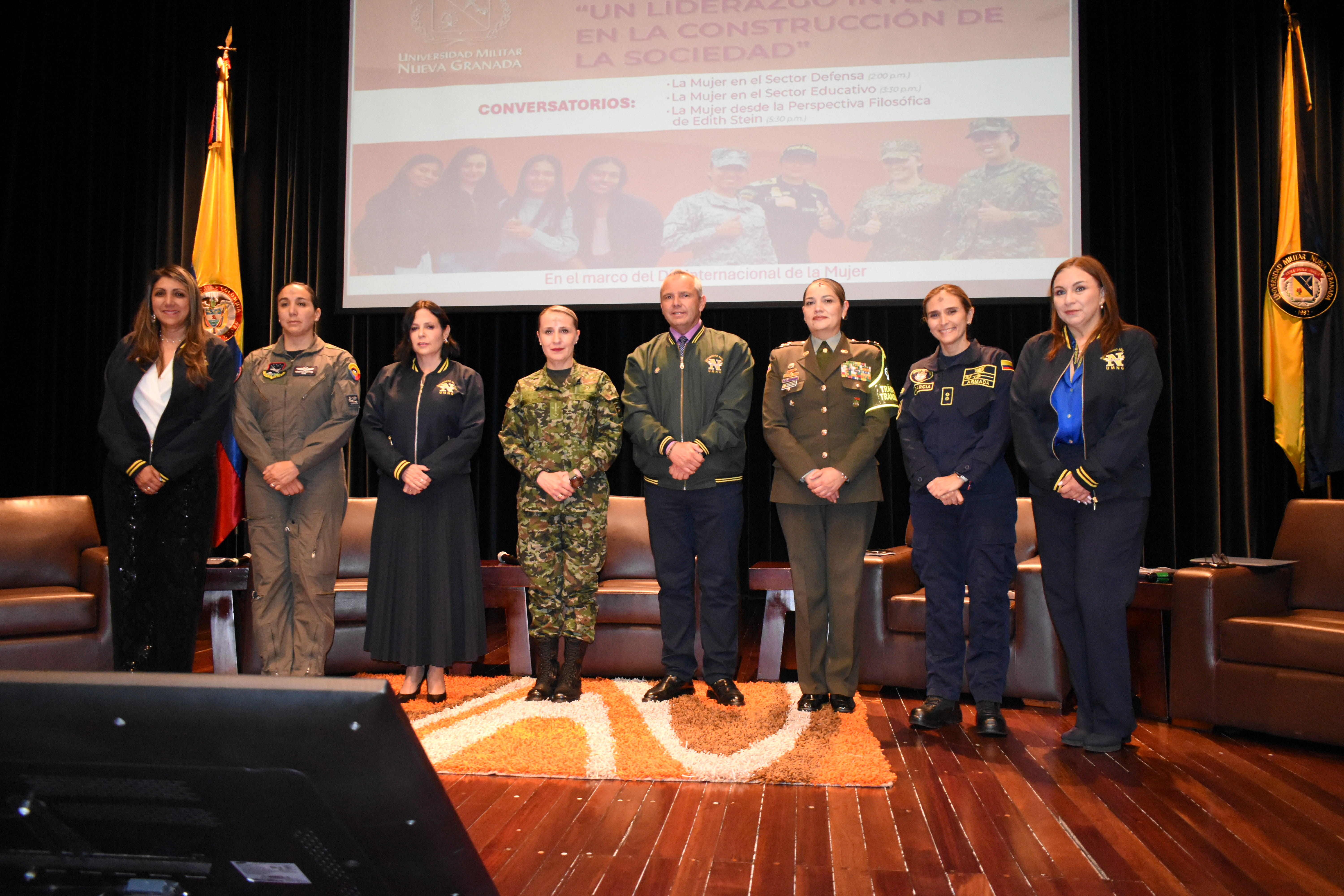 Mujeres en la Fuerza Pública: Liderazgo y compromiso con la nación Mujeres en la Fuerza Pública: Liderazgo y compromiso con la nación