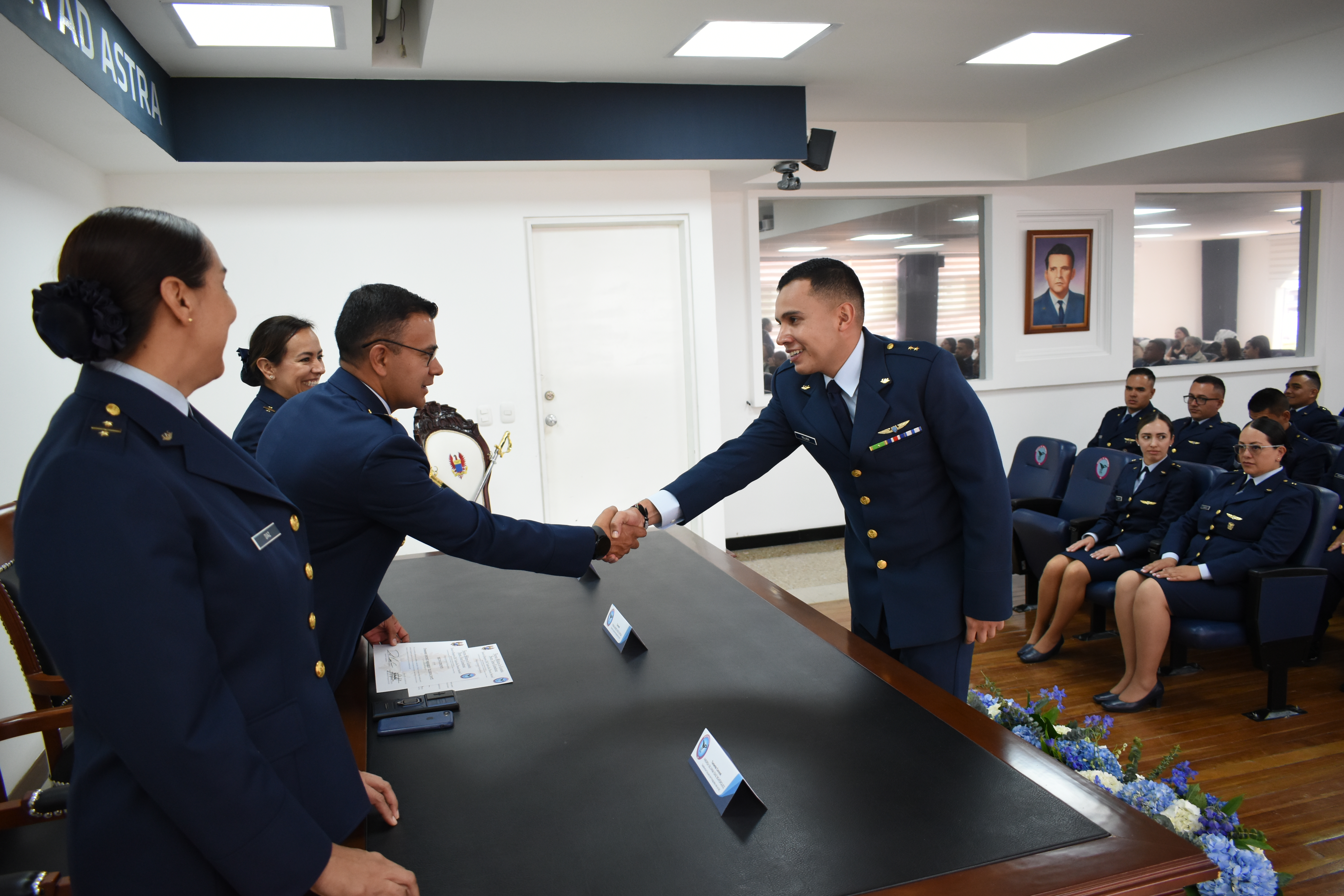 Finaliza curso de ascenso en la EPFAC para 23 oficiales del cuerpo administrativo