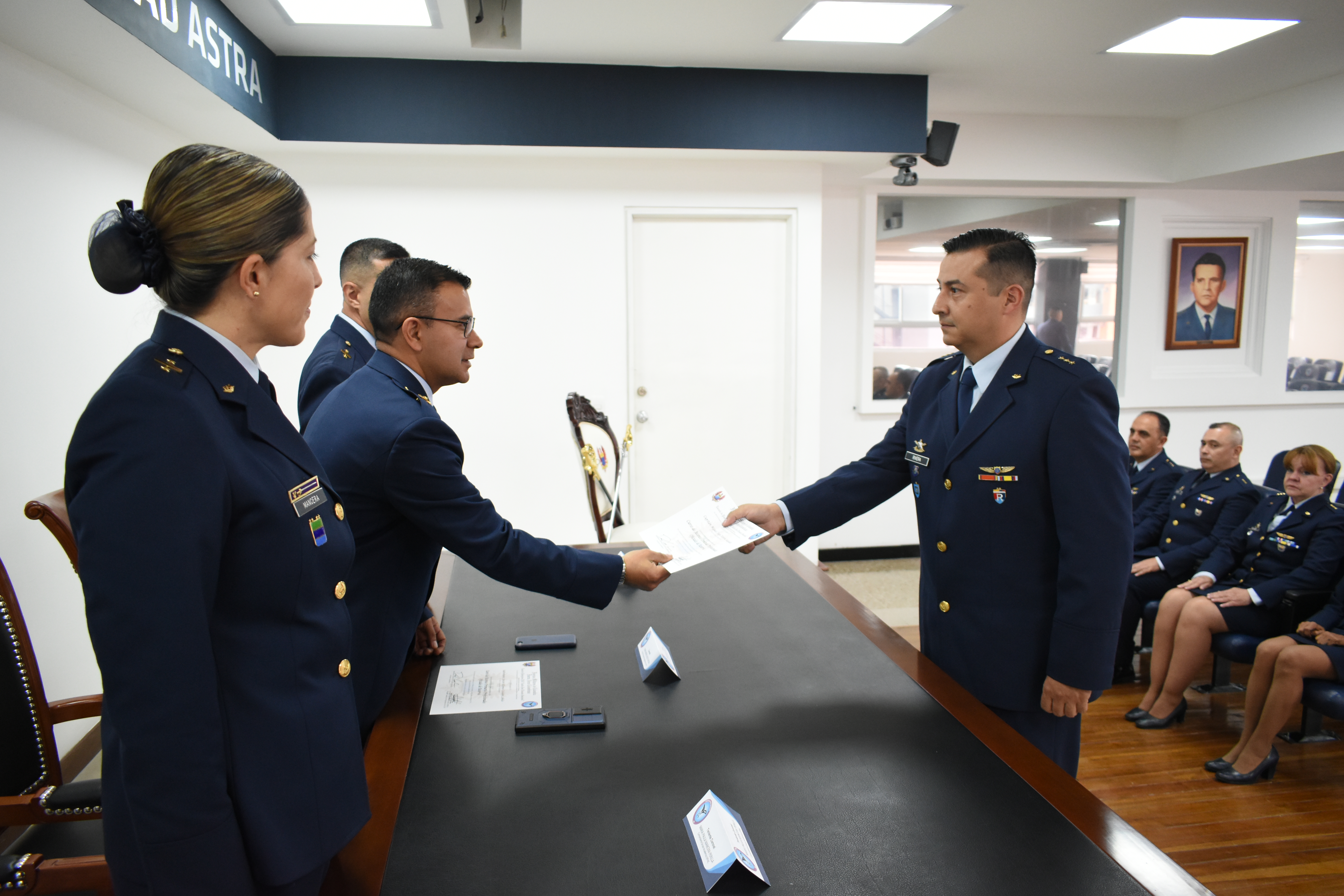 Culmina el Curso de Ascenso para los Profesionales Oficiales de Reserva de la FAC Culmina el Curso de Ascenso para los Profesionales Oficiales de Reserva de la FAC