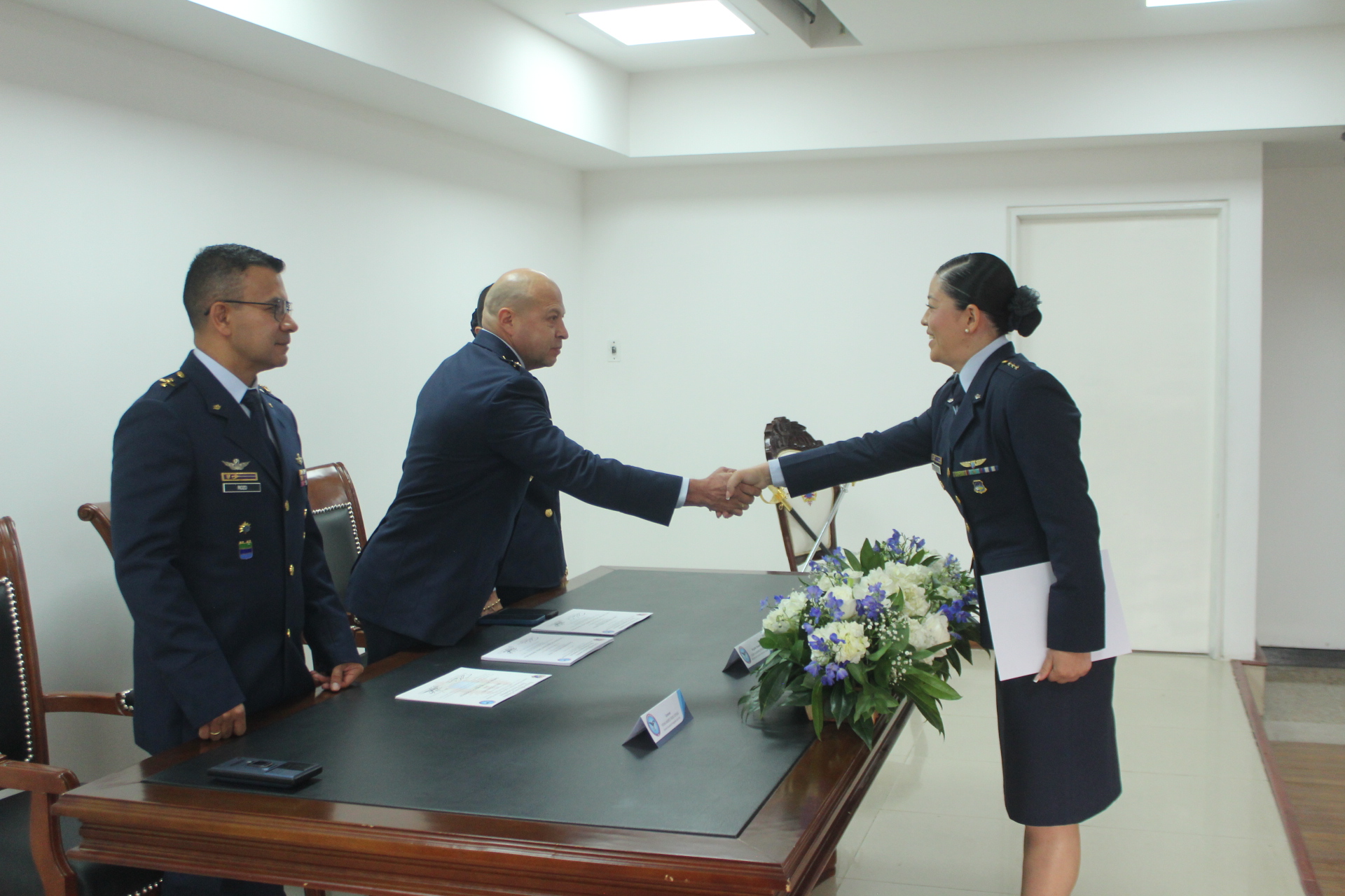 Con excelencia académica, 45 oficiales culminan su curso de ascenso