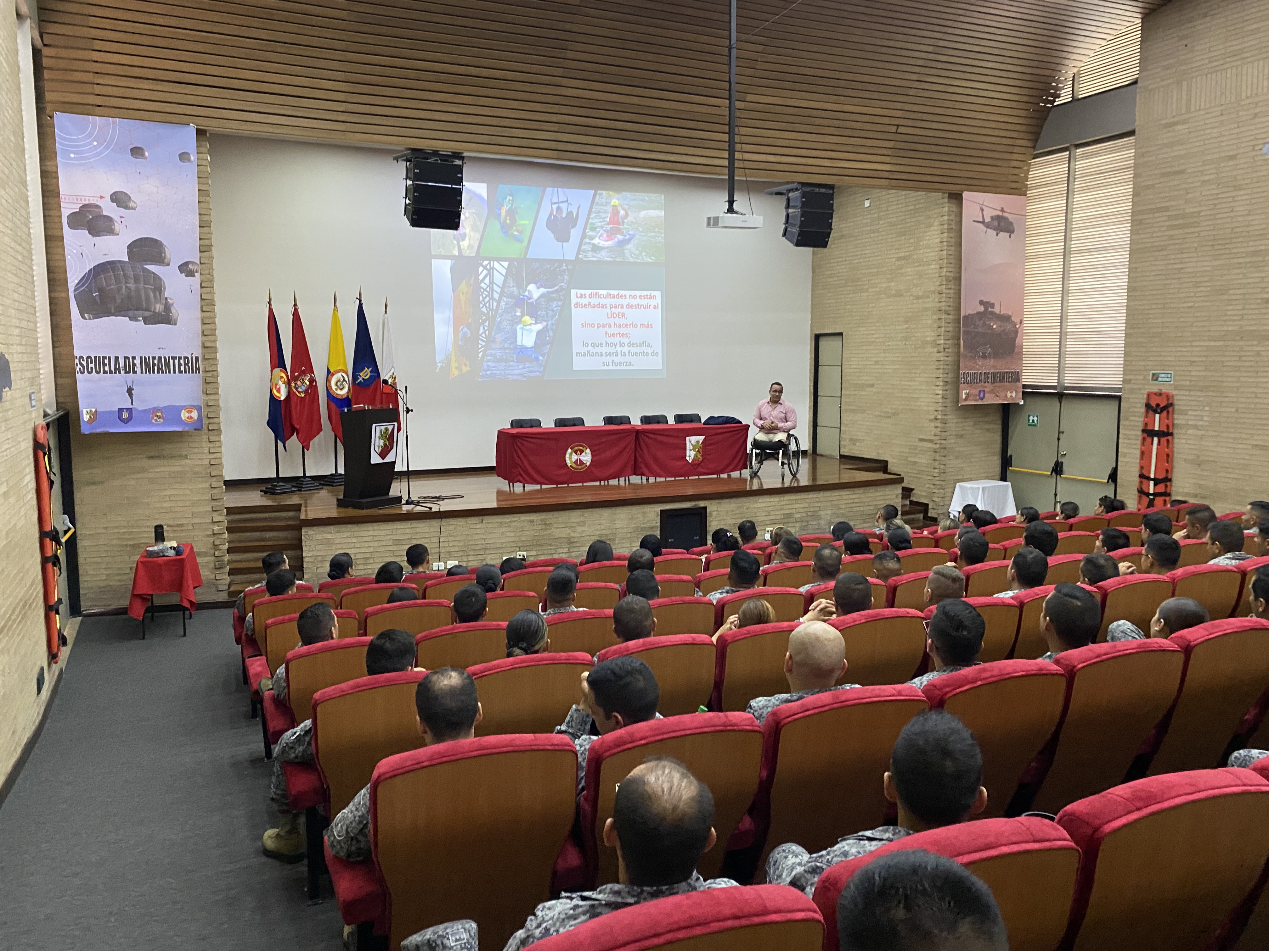 Día de las reservas de primera clase, un homenaje al liderazgo y la resiliencia