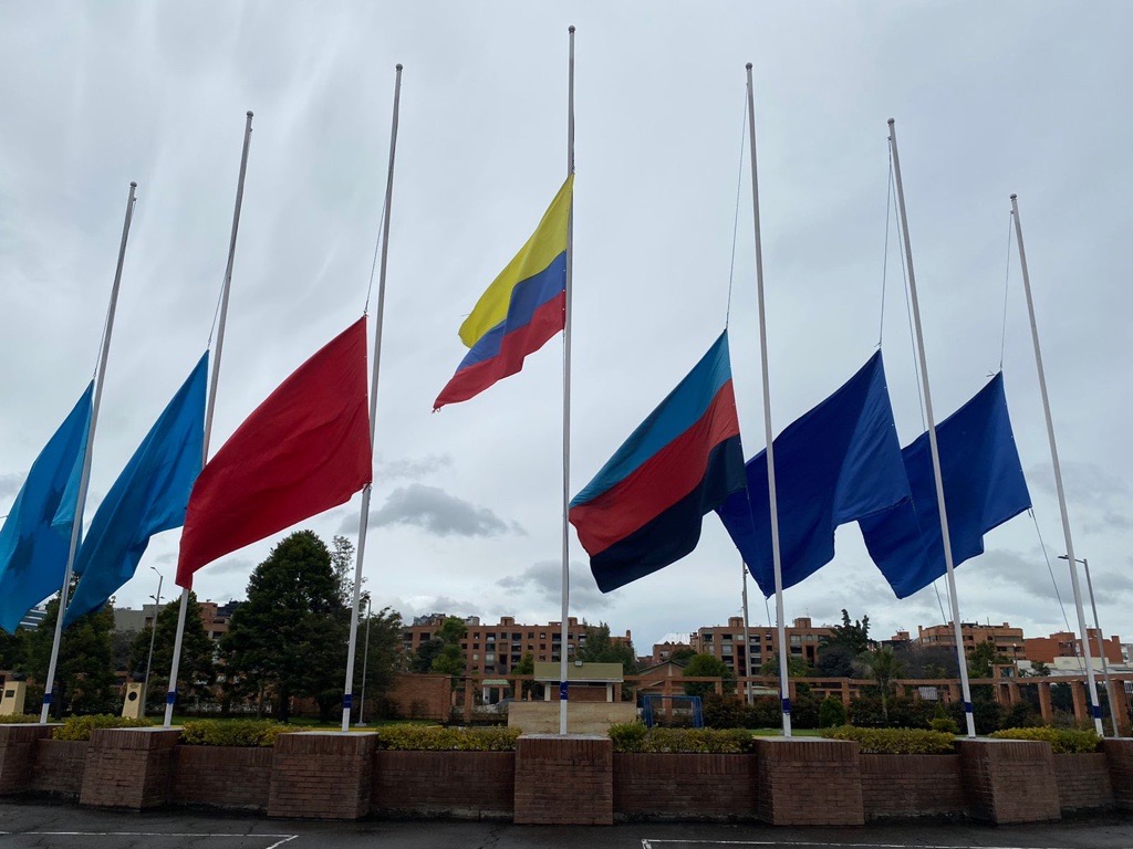 En conmemoración al Día del Héroe de la Nación y sus Familias, la Escuela de Postgrados convocó a un minuto de silencio