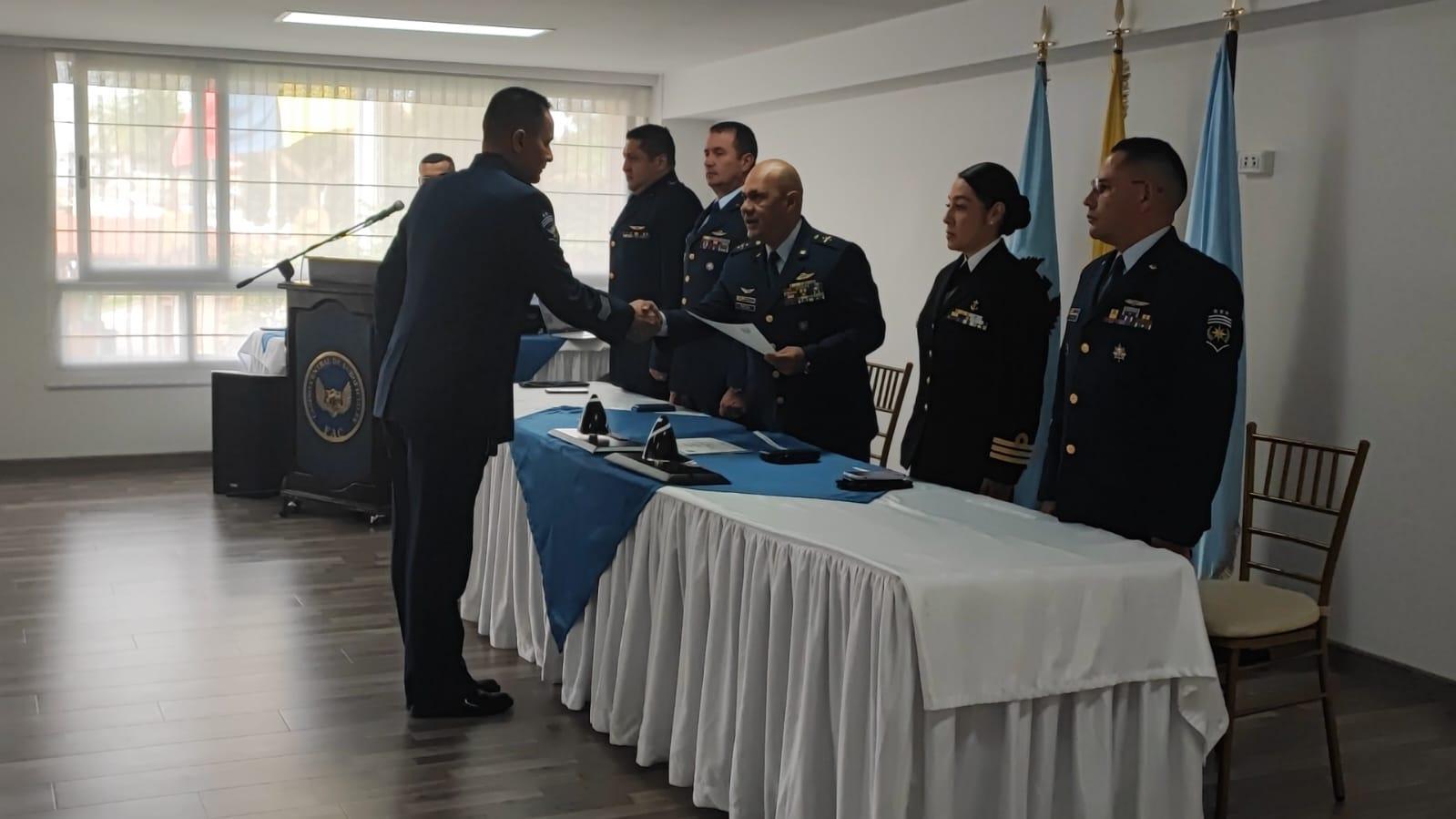 Suboficiales de las Fuerzas Militares fueron capacitados como inspectores técnicos por la Fuerza Aeroespacial Colombiana