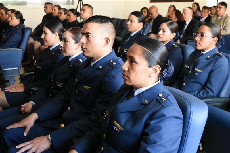 Un nuevo grupo de militares finalizó con éxito el curso de ley para ascender al grado inmediatamente superior