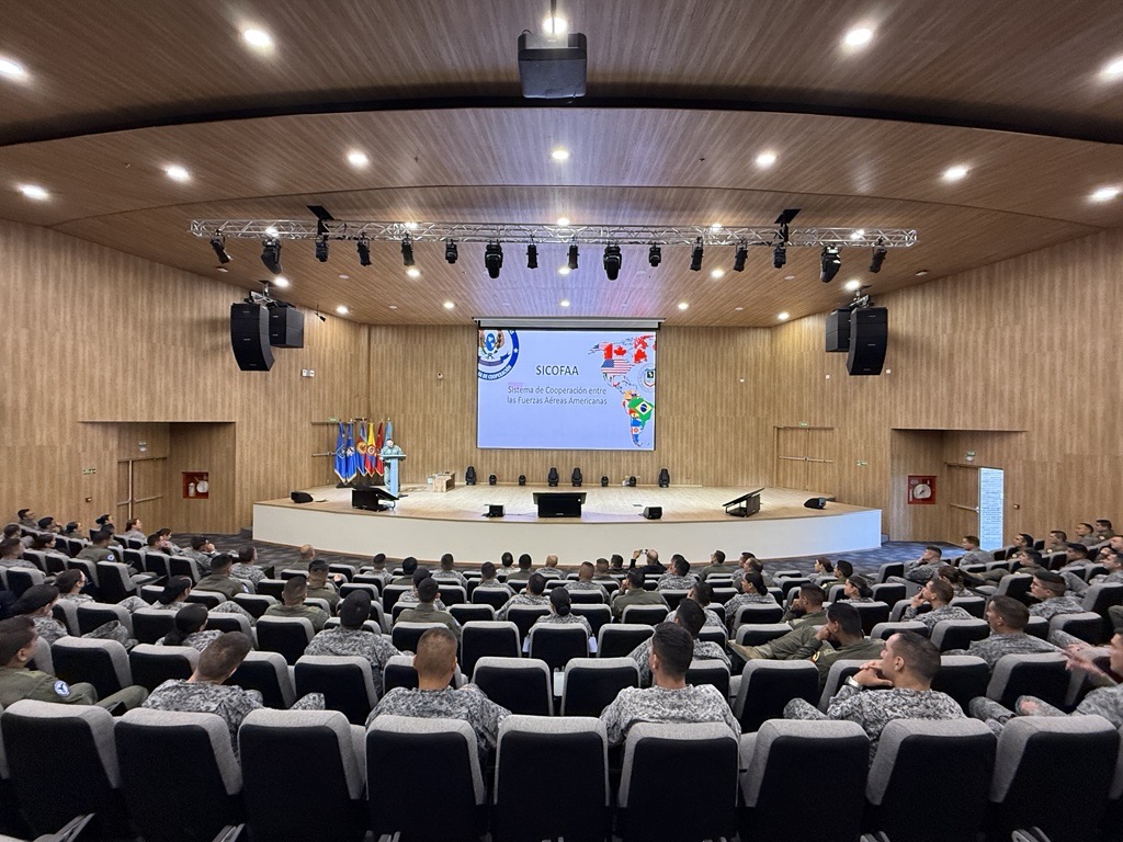 Cooperación aérea regional: misión y alcances del SICOFAA expuestas en la EPFAC