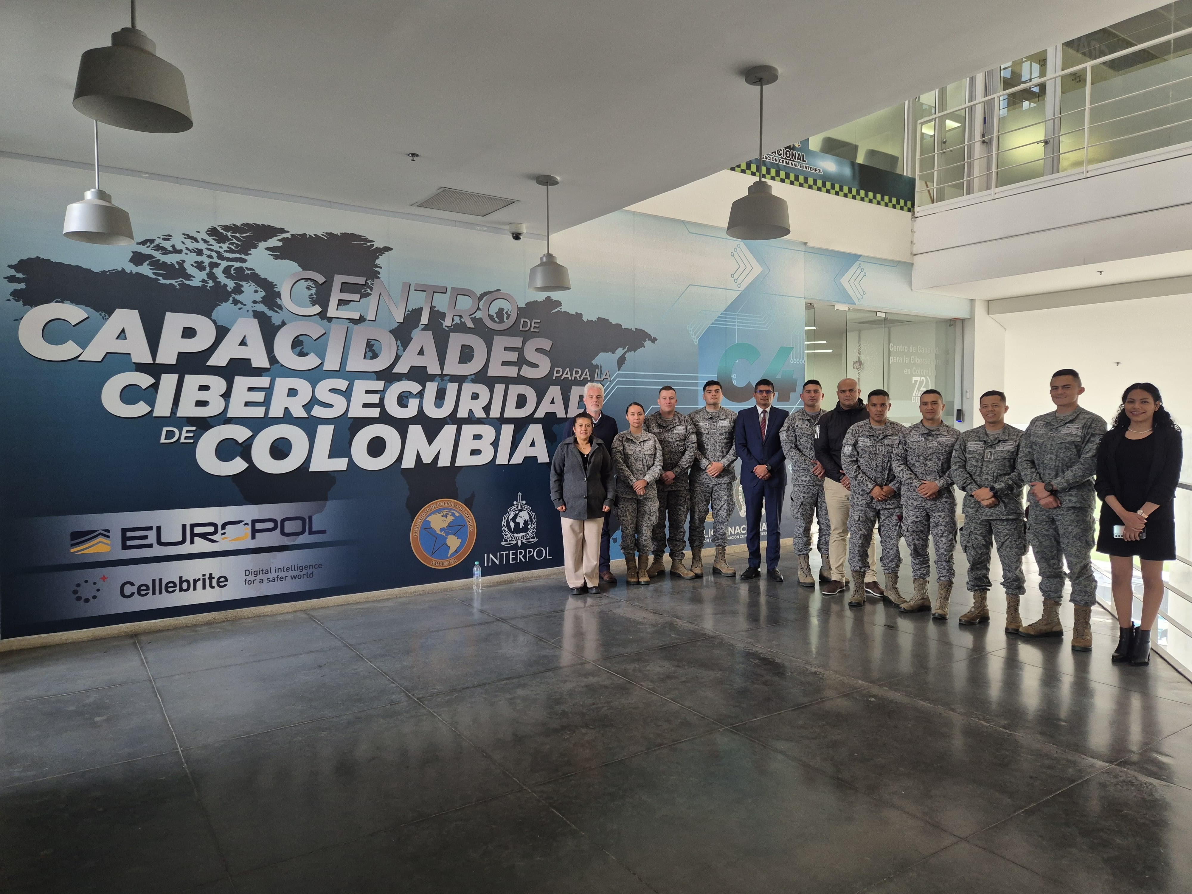 Fortaleciendo conocimientos en ciberseguridad y ciberdefensa en maestrantes de la EPFAC Fortaleciendo conocimientos en ciberseguridad y ciberdefensa en maestrantes de la EPFAC