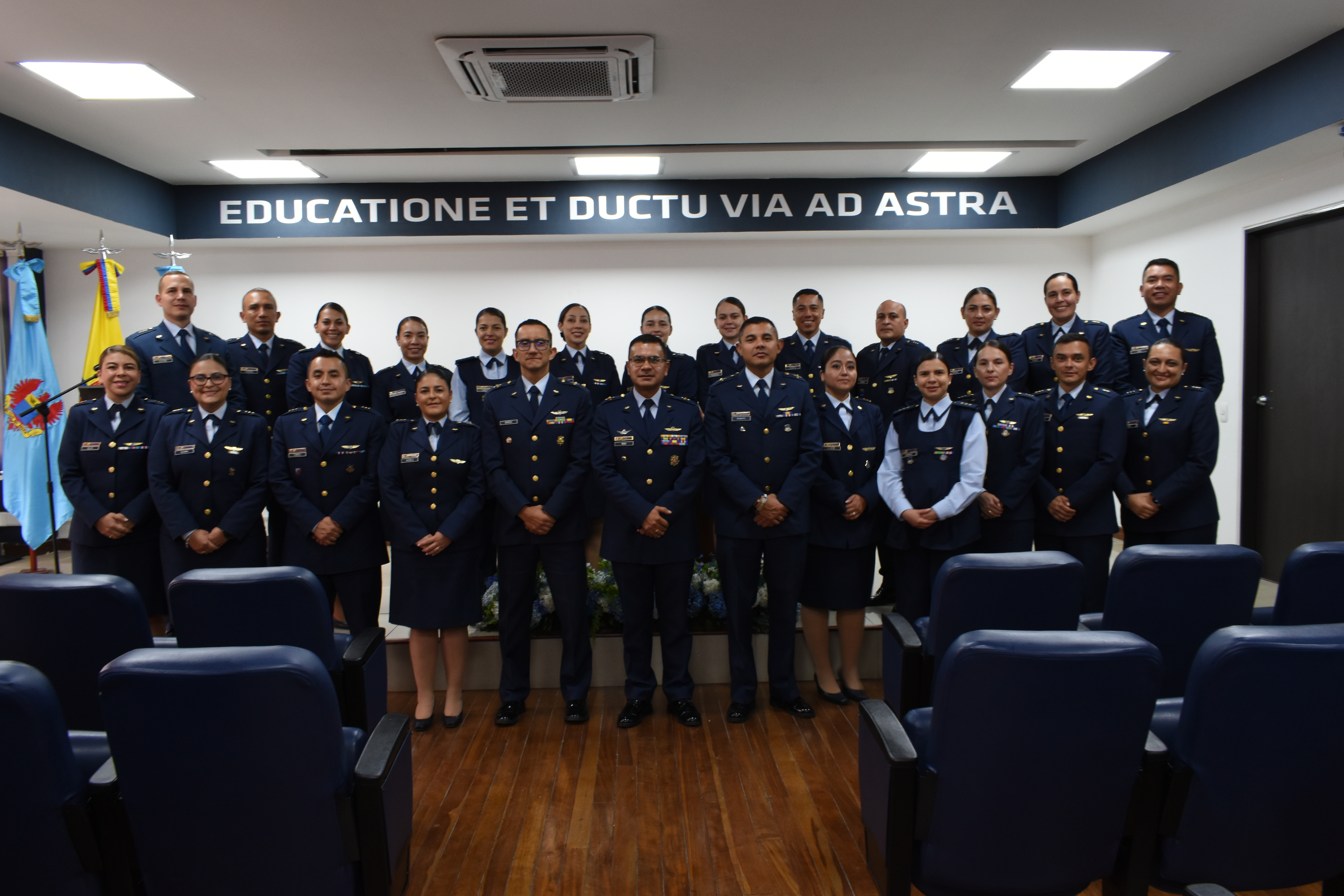 Oficiales culminan proceso de capacitación para asumir nuevos desafíos