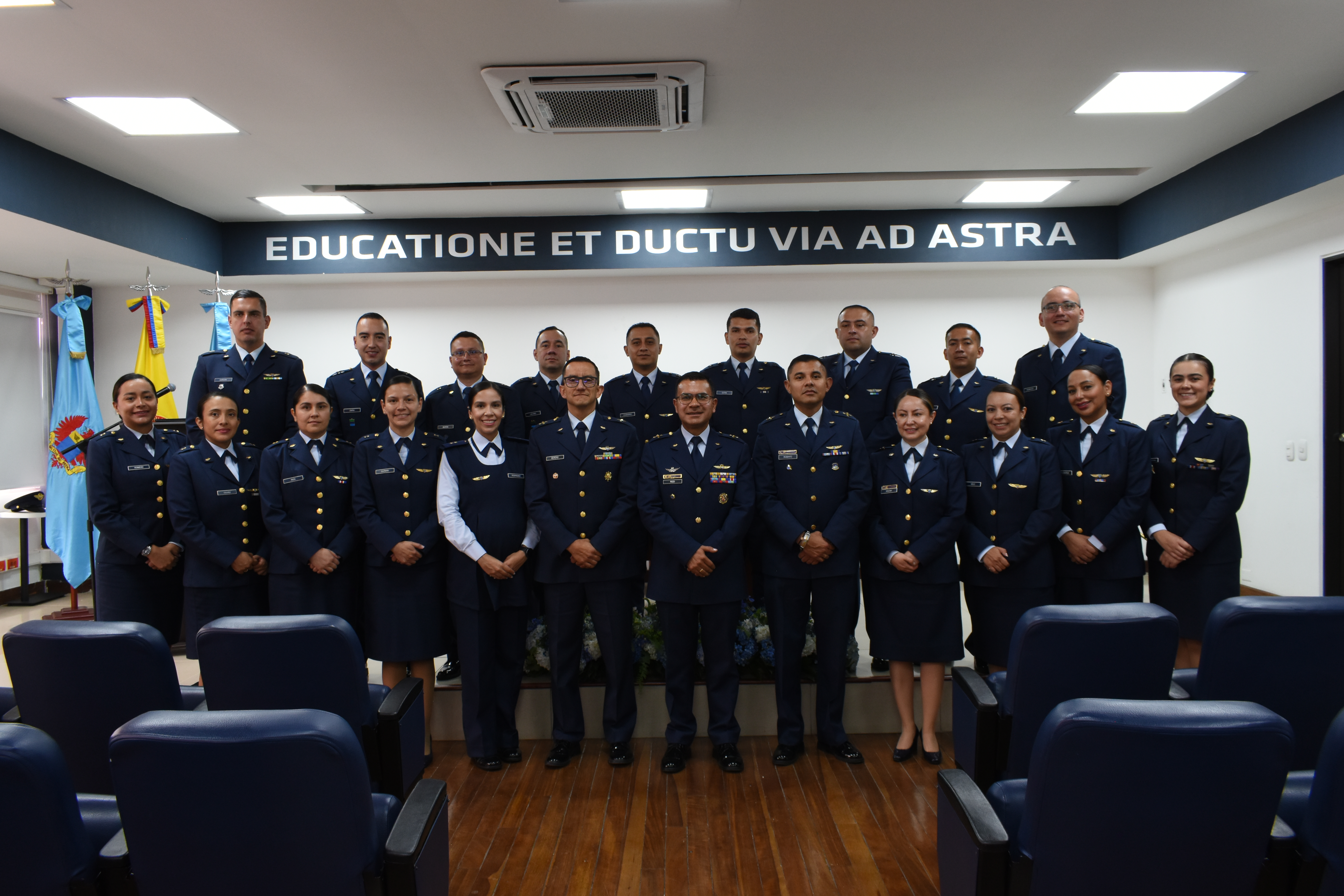 Oficiales culminan proceso de capacitación para asumir nuevos desafíos