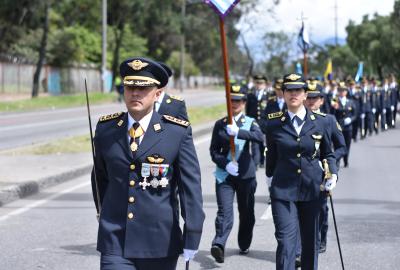En desfile militar y de policía, la EPFAC hizo presencia este 20 de julio