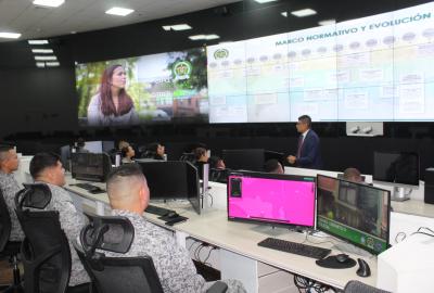 Fortaleciendo conocimientos en ciberseguridad y ciberdefensa en maestrantes de la EPFAC