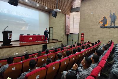 Capacitación al servicio de los colombianos: Satena visita a la EPFAC