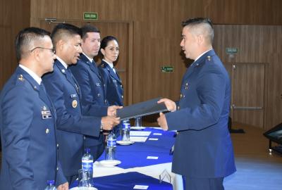 Excelencia y proyección: avances en la gestión de egresados EPFAC 2025-2