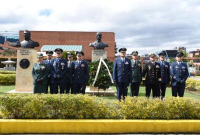 Con ofrenda floral fueron celebrados los 104 años de la Fuerza Aeroespacial Colombiana en la zona norte de Bogotá