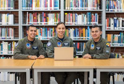 Escuela de Postgrados FAC: 65 años de capacitación militar y aeronáutica