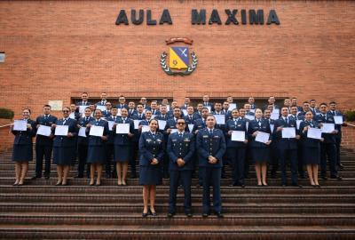 48 oficiales culminan su proceso de capacitación en la EPFAC