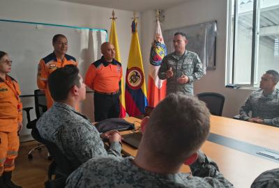 Maestrantes fortalecen su formación en visita a la Defensa Civil