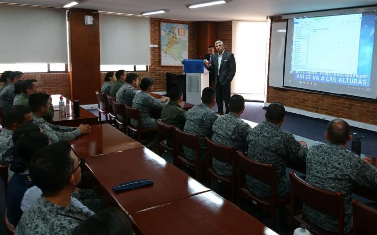 EPFAC recibió visita del Señor General (RA) Guillermo León León Ex Comandante FAC