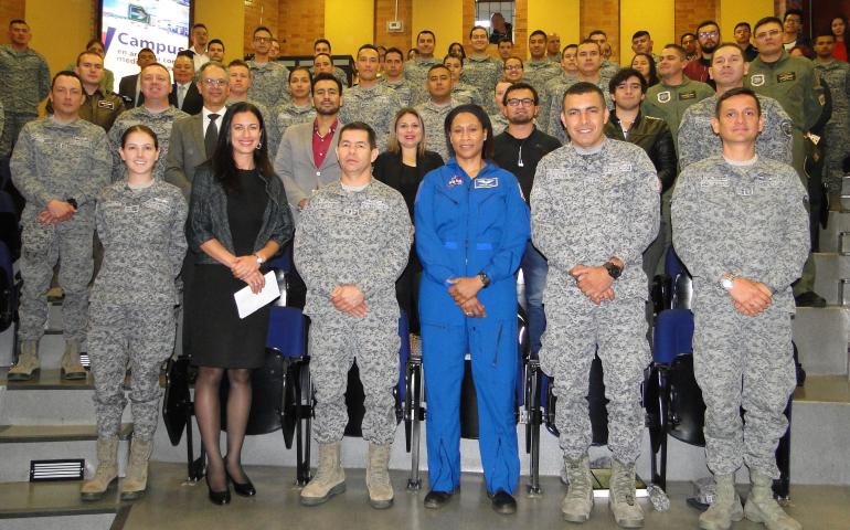 Astronauta de la Nasa Realizó Conversatorio en la EPFAC