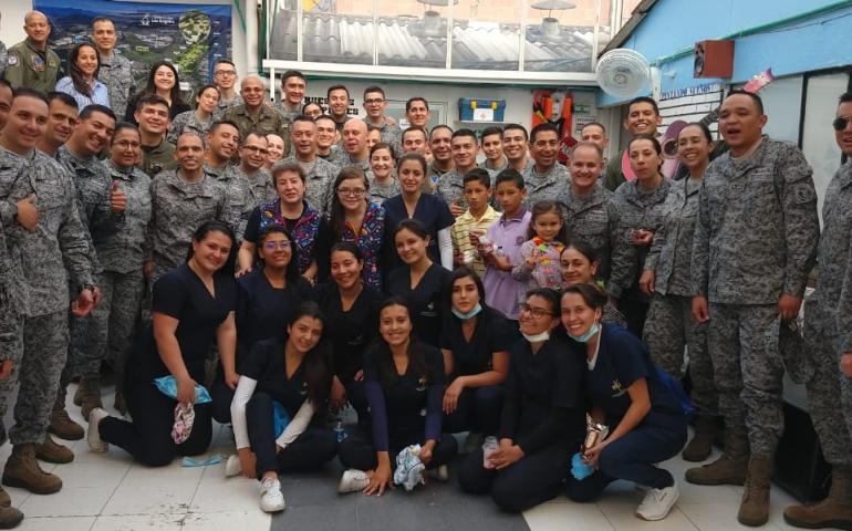 Capitanes de curso de ascenso EPFAC realizaron jornada de responsabilidad social