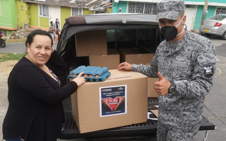 Avanza con éxito la entrega de ayudas humanitarias para las familias de nuestros soldados