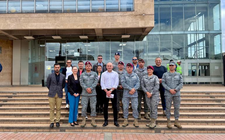 Visita académica fortalece capacidades en ciberseguridad y ciberdefensa en maestrantes
