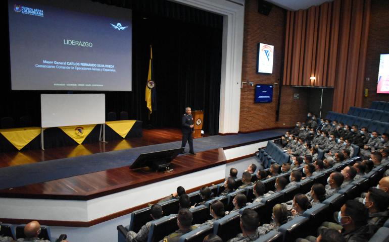 Conferencia en la EPFAC 