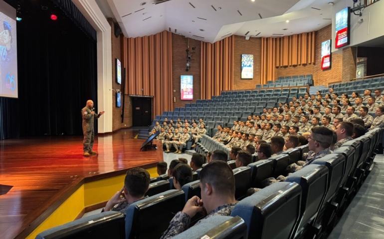 Liderazgo y visión estratégica fueron fortalecidos en oficiales de curso de ascenso