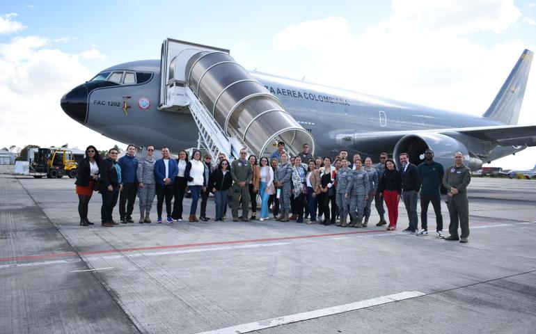 Personal Orgánico de la EPFAC en las instalaciones de del Comando Aéreo de Transporte Militar