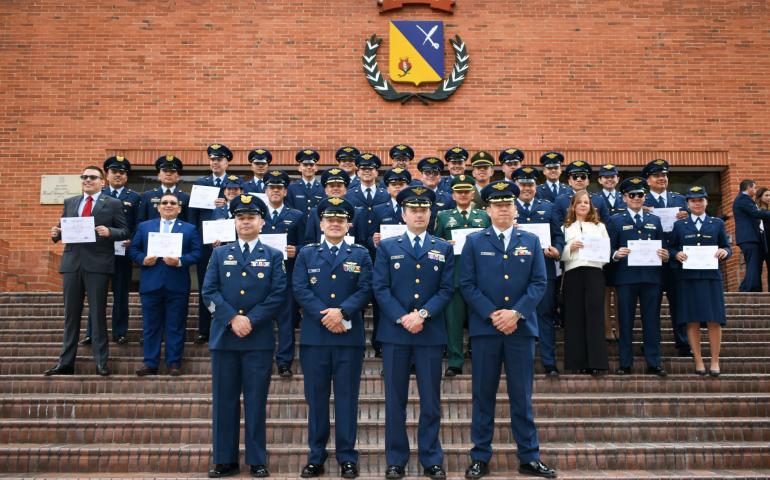 Culmina formación en Seguridad Operacional en estudiantes de la EPFAC