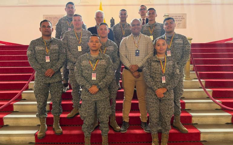 La EPFAC fortalece competencias en gestión de proyectos con visita académica