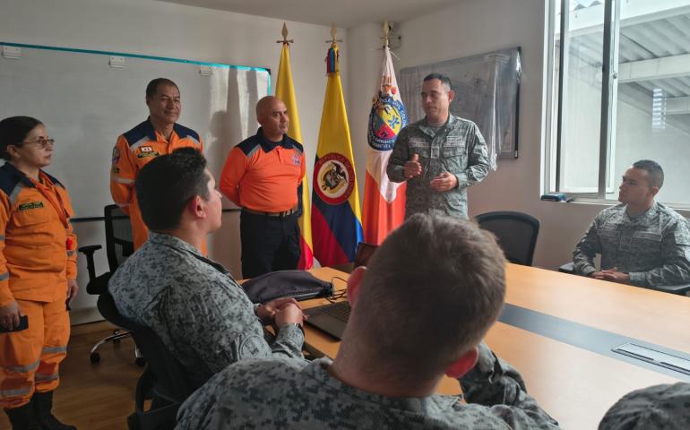 Maestrantes fortalecen su formación en visita a la Defensa Civil