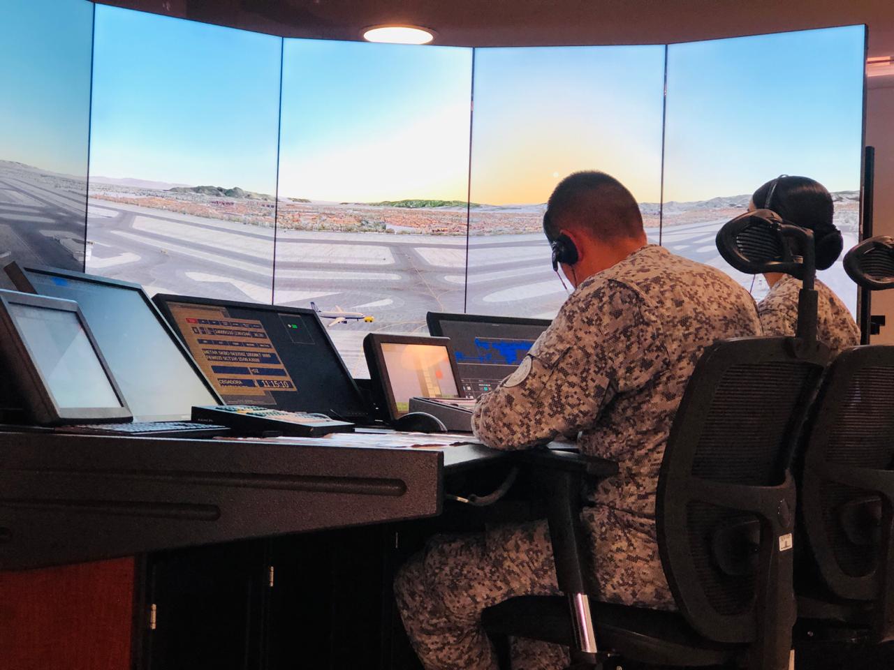 Simuladores de Tránsito Aéreo, herramienta clave en la formación de Comunicadores Aeronáuticos