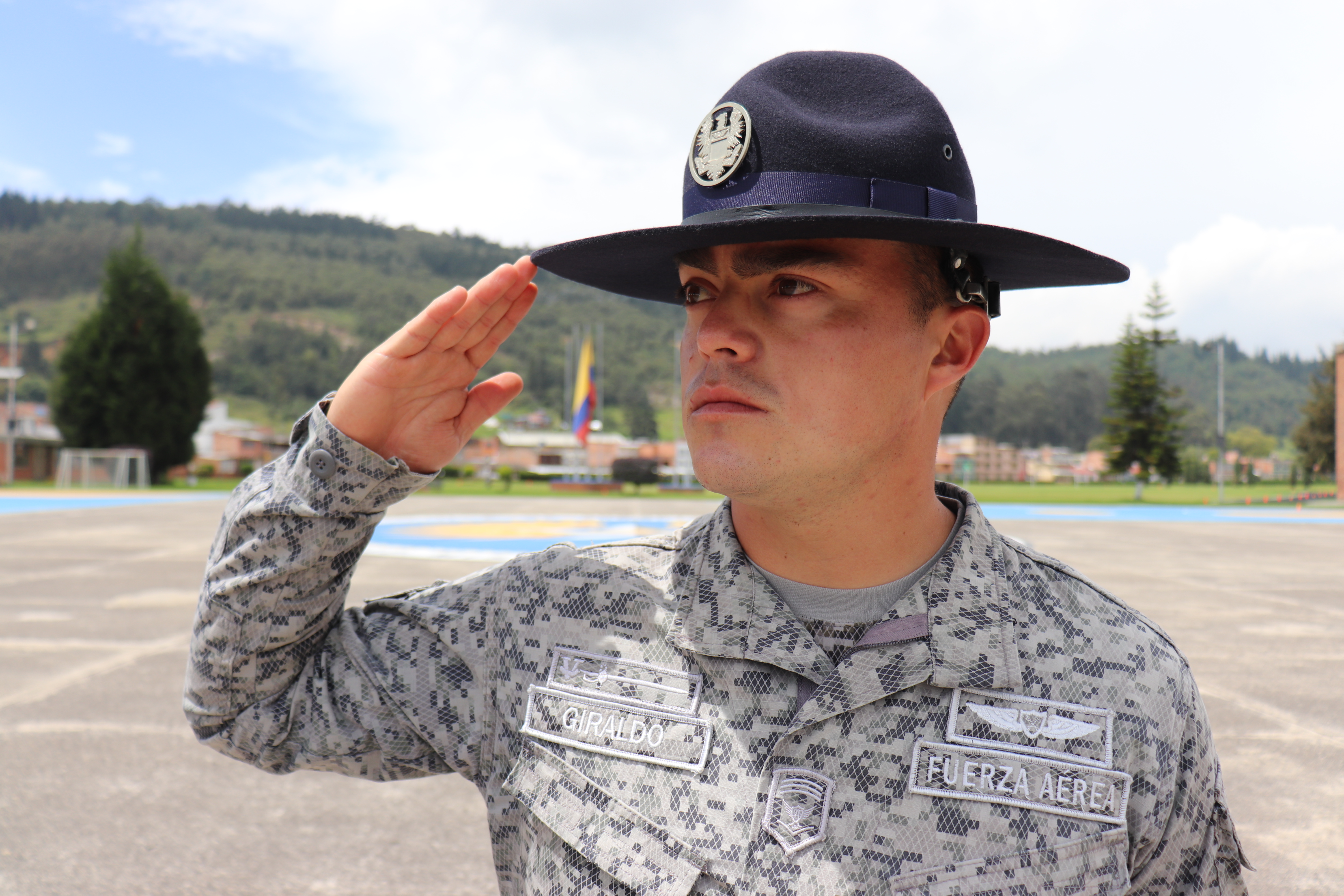 Oficiales y Suboficiales de la Fuerza Aérea se capacitan como Drill Instructor en la ESUFA