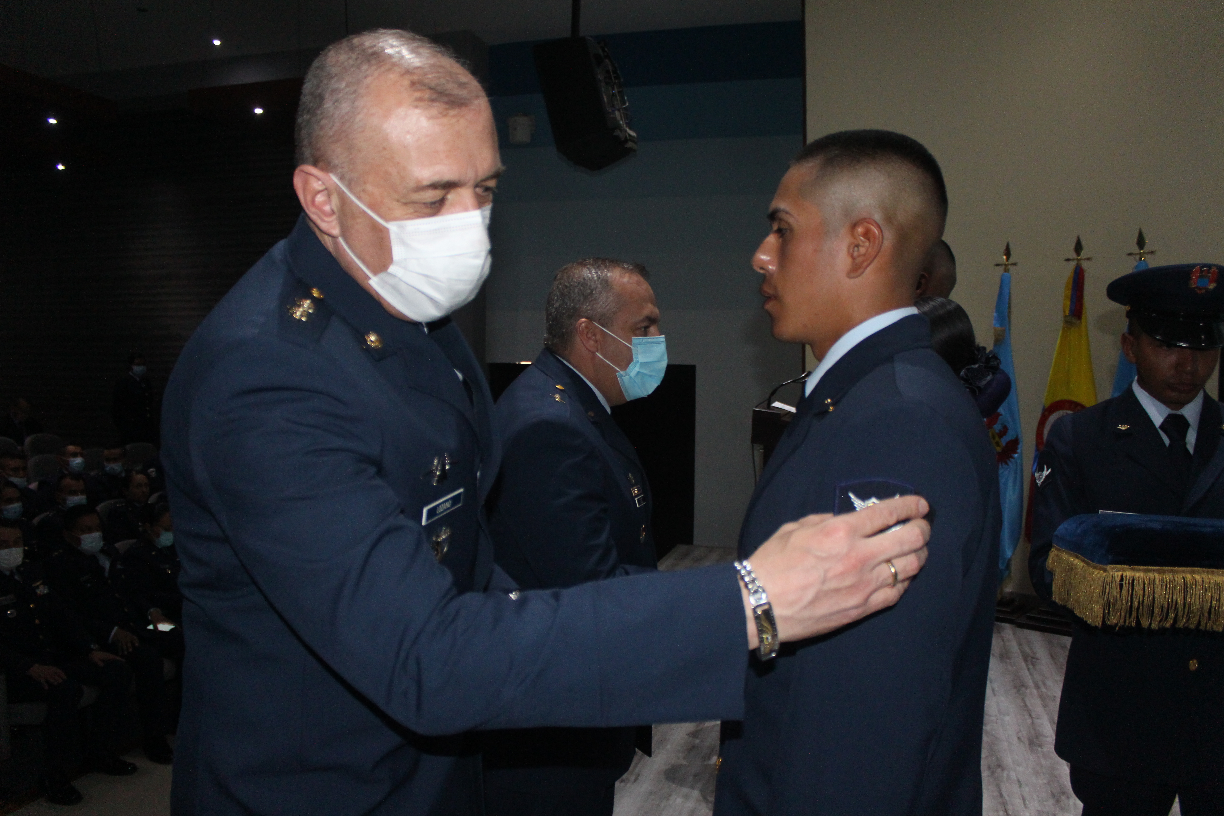 Nuevos Suboficiales del Cuerpo Administrativo de su Fuerza Aérea al servicio de los colombianos