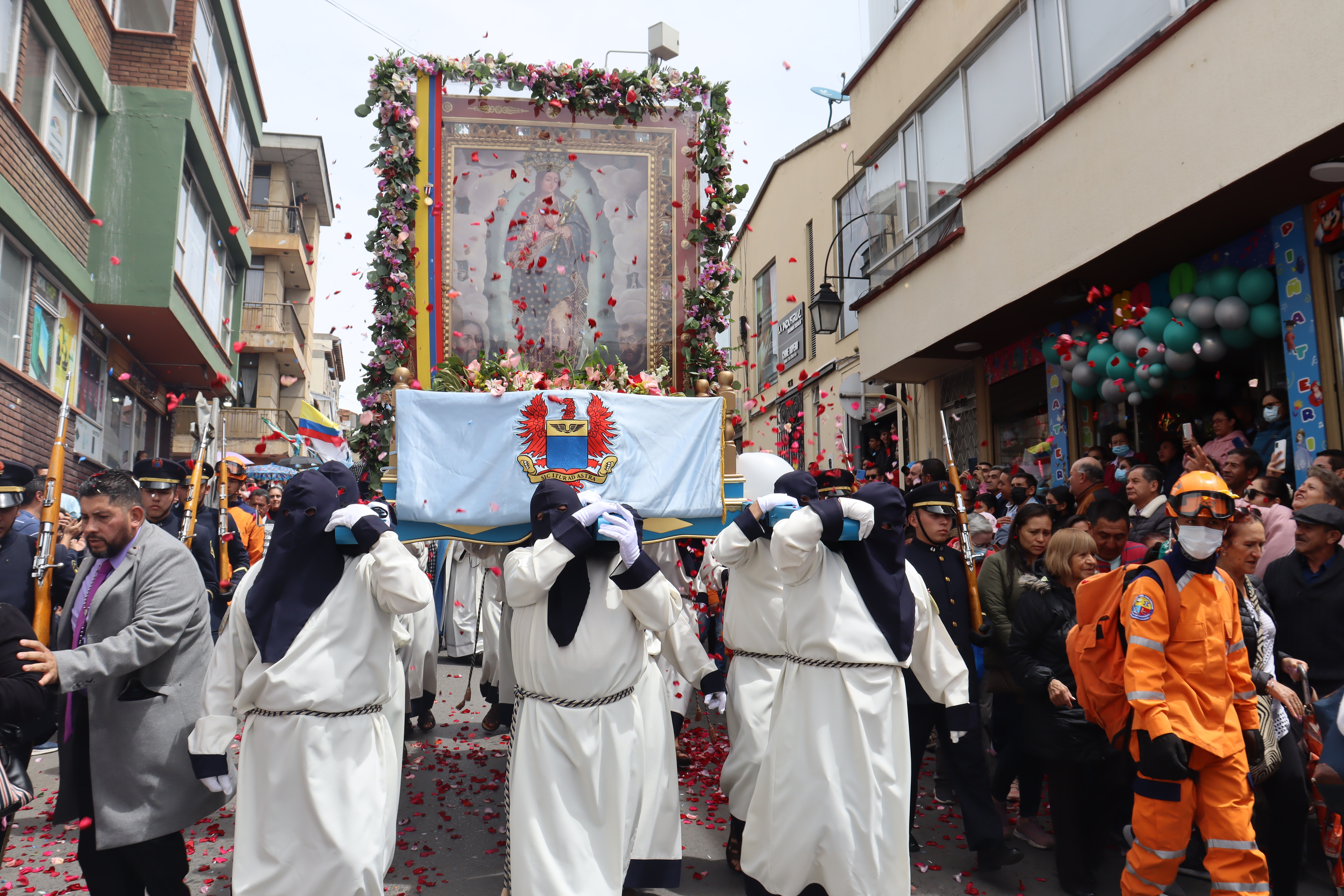 Tunja se engalanó con la celebración en honor a la Virgen del Milagro del Topo