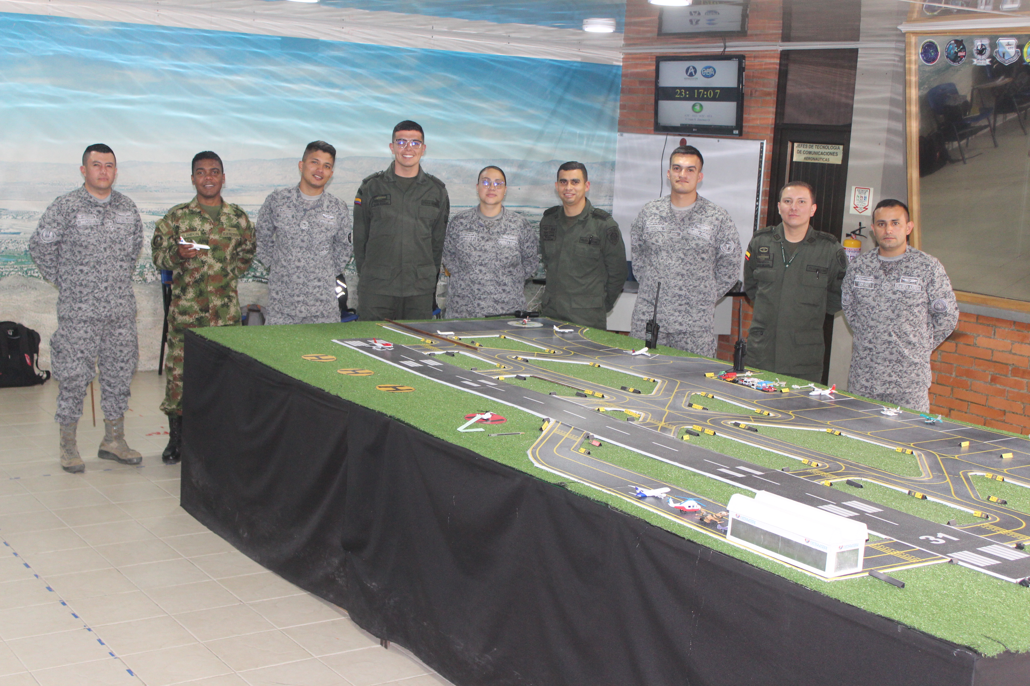Curso Básico de Control de Tránsito Aéreo - Plan Púrpura,  se desarrolla en la Escuela de Suboficiales de la Fuerza Aérea