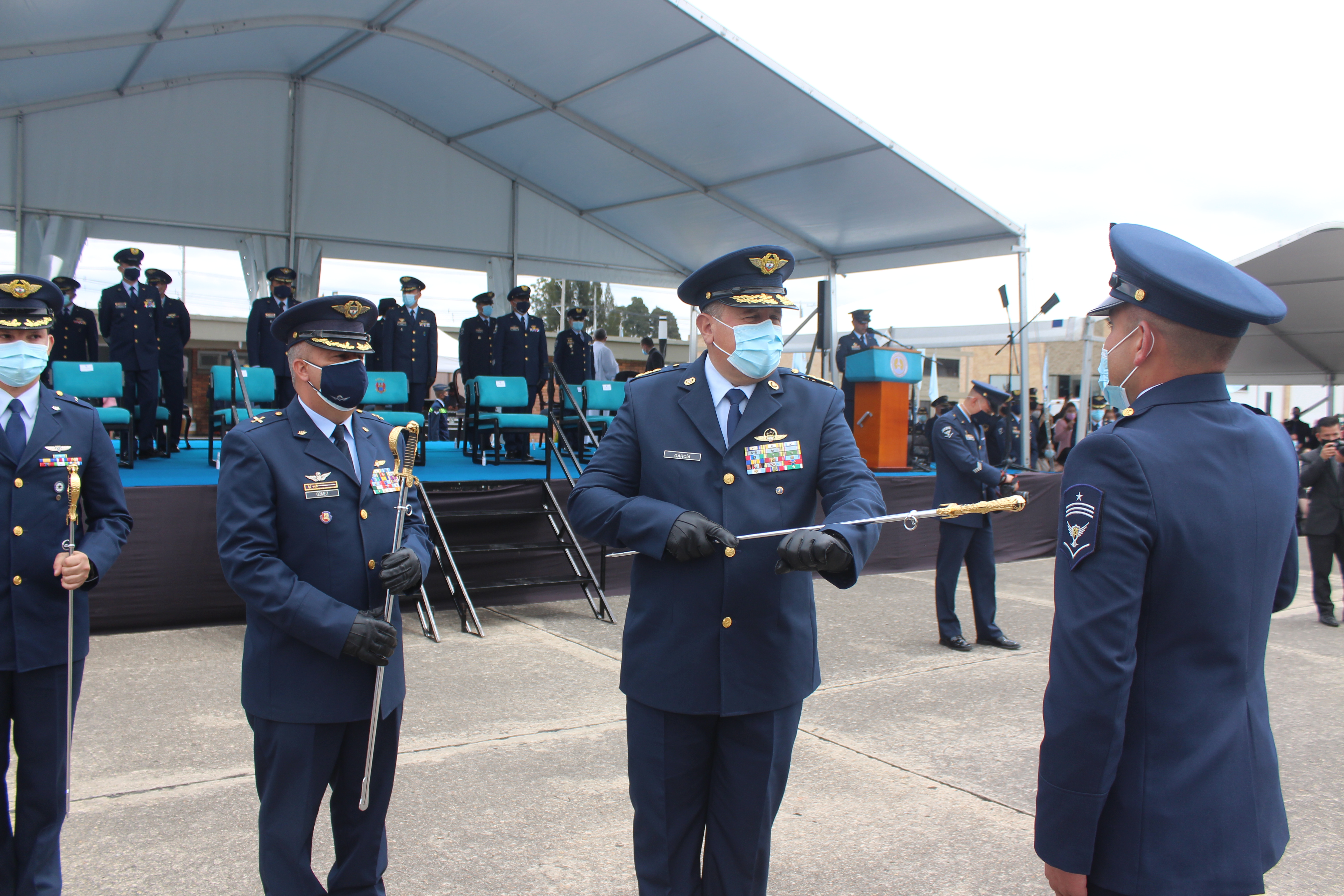 Ceremonia de ascenso de un personal Suboficiales de su Fuerza Aérea