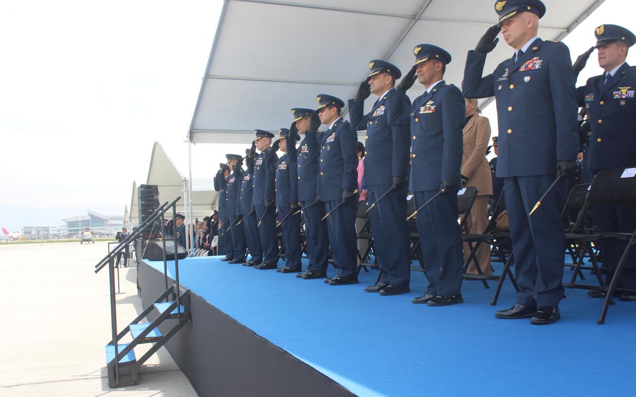 La Escuela de Suboficiales “CT. Andrés M. Díaz” engalanó la ceremonia militar por motivo de los 103 años de su Fuerza Aérea Colombiana