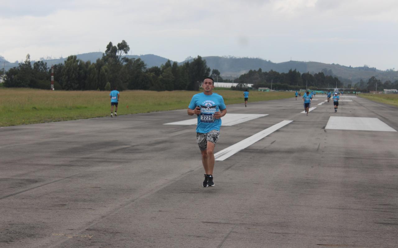 Así se vivió la carrera de los 102 años de su Fuerza Aérea en la Sabana de Occidente