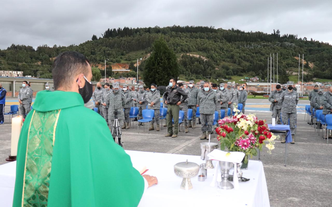 Conmemoración del Día del Héroe Nacional y sus familias en la ESUFA