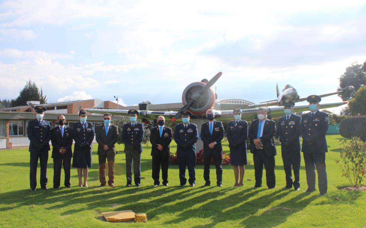 Homenaje a los Suboficiales veteranos de su Fuerza Aérea en la ESUFA
