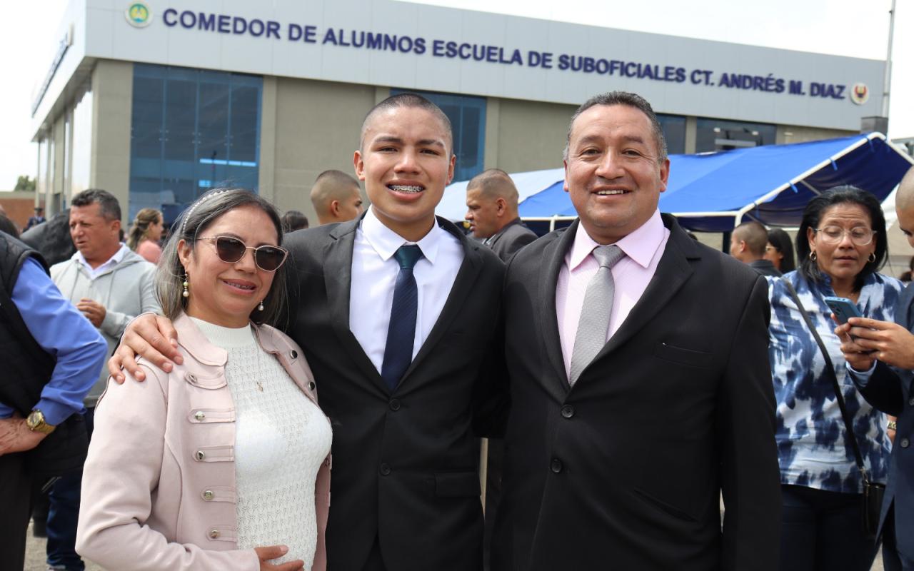 Jóvenes de todo el país viajaron para cumplir su sueño de pertenecer a la FAC