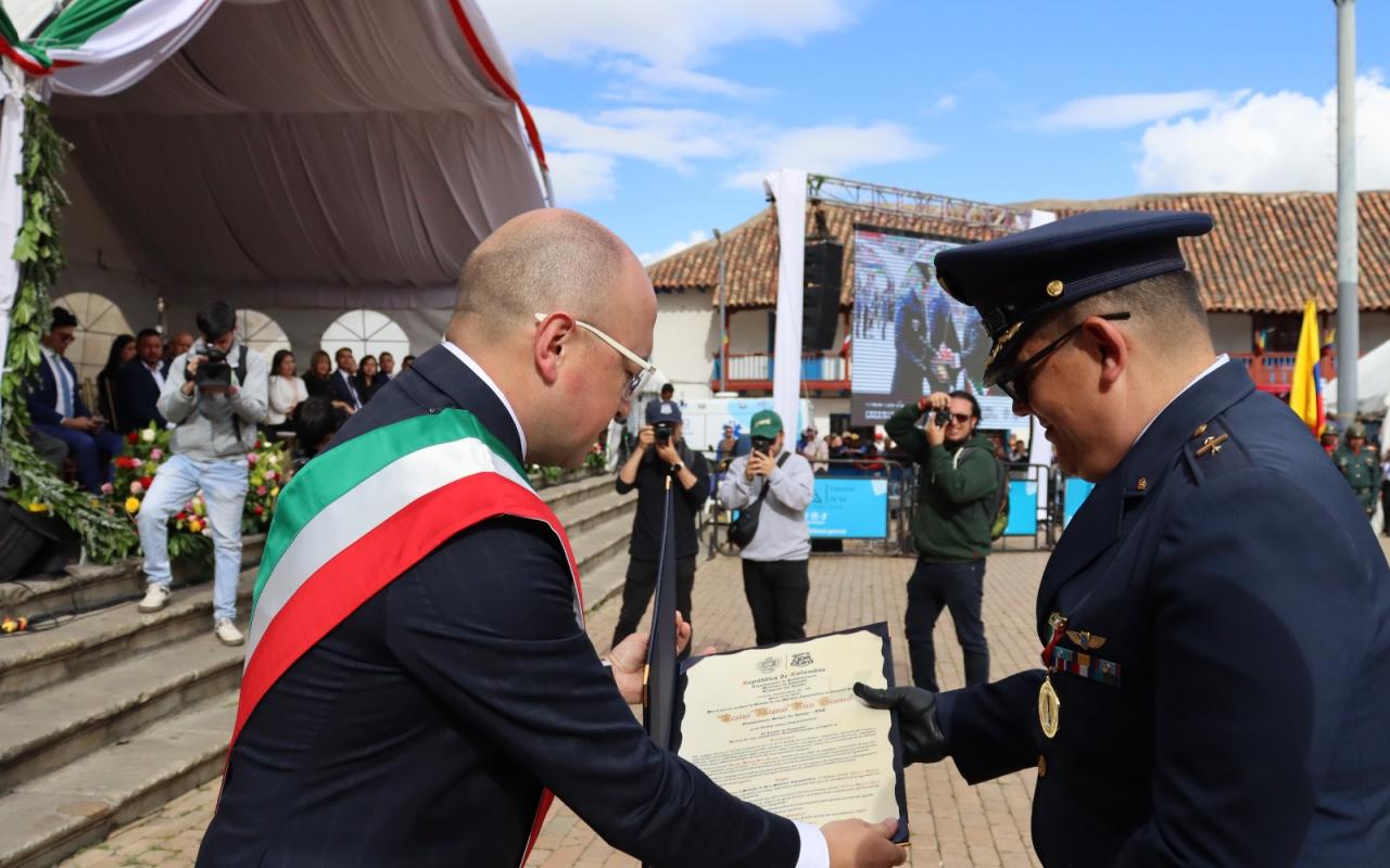 Fuerza Aeroespacial Colombiana conmemoró 209 años de los Mártires de Zipaquirá