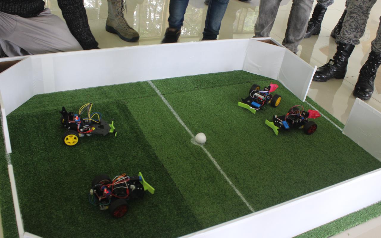 Primera competencia interinstitucional de robótica realizada en la ESUFA