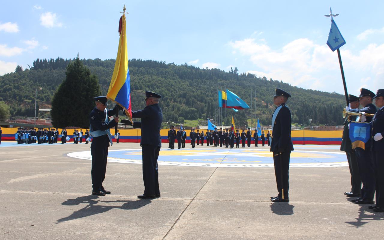 La Fuerza Aérea Colombiana le da la bienvenida a 213 Suboficiales que servirán al país