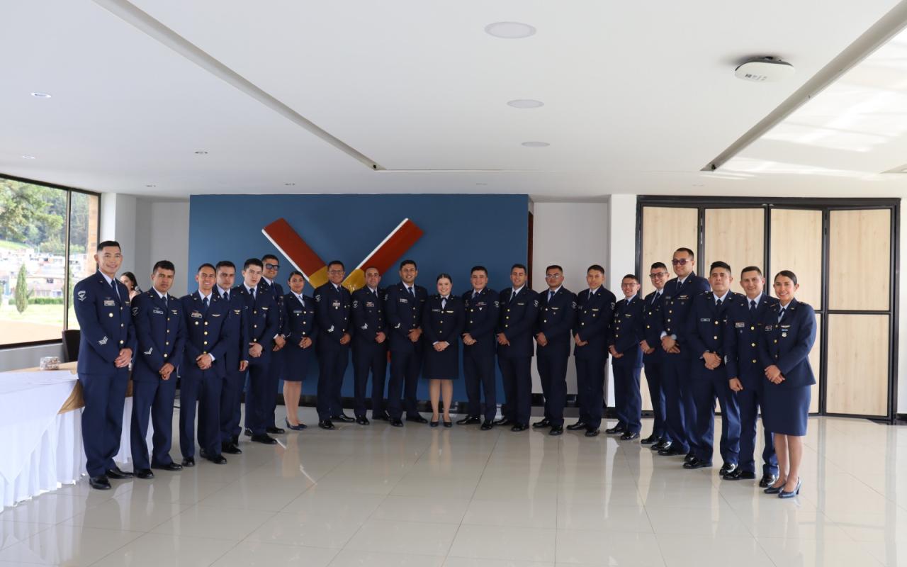Nuevos instructores académicos fortalecen formación integral en la Fuerza Aeroespacial