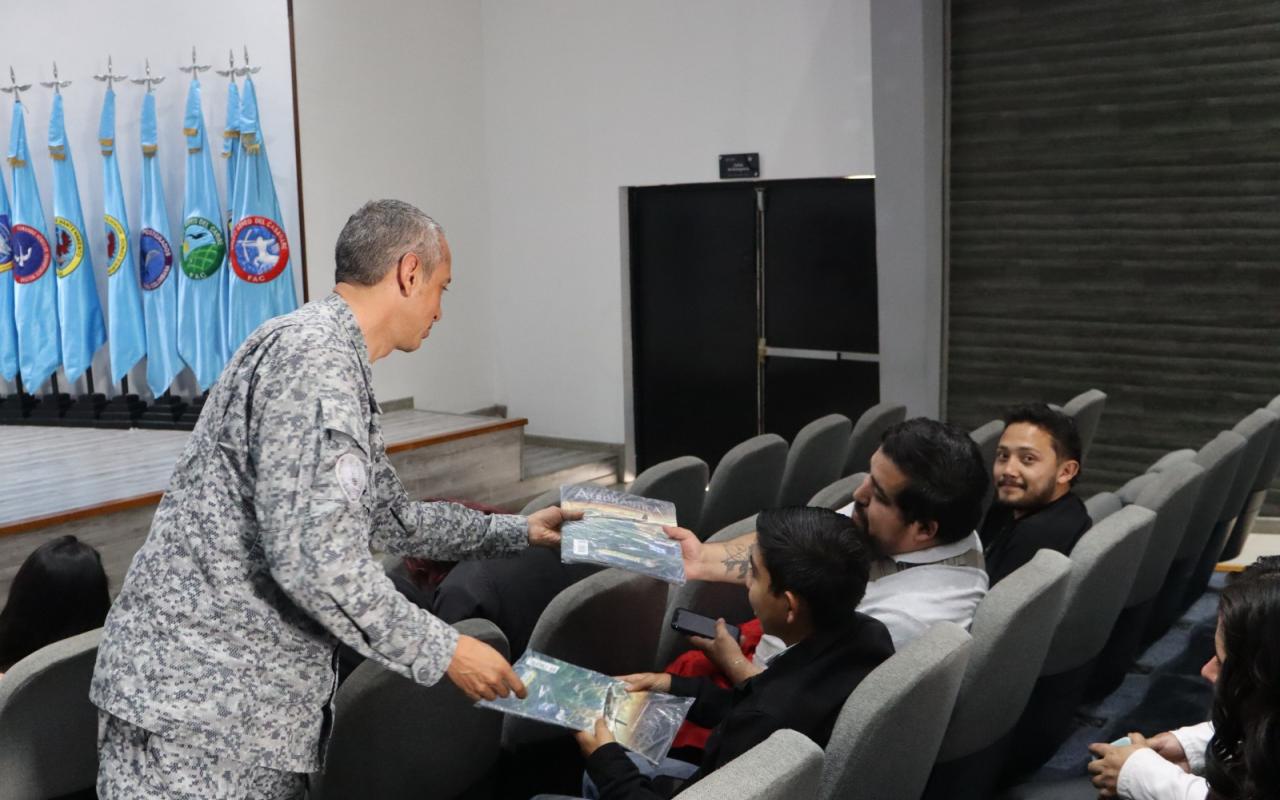 Periodistas de la Sabana de Occidente, conmemoraron su día con la Fuerza Aeroespacial