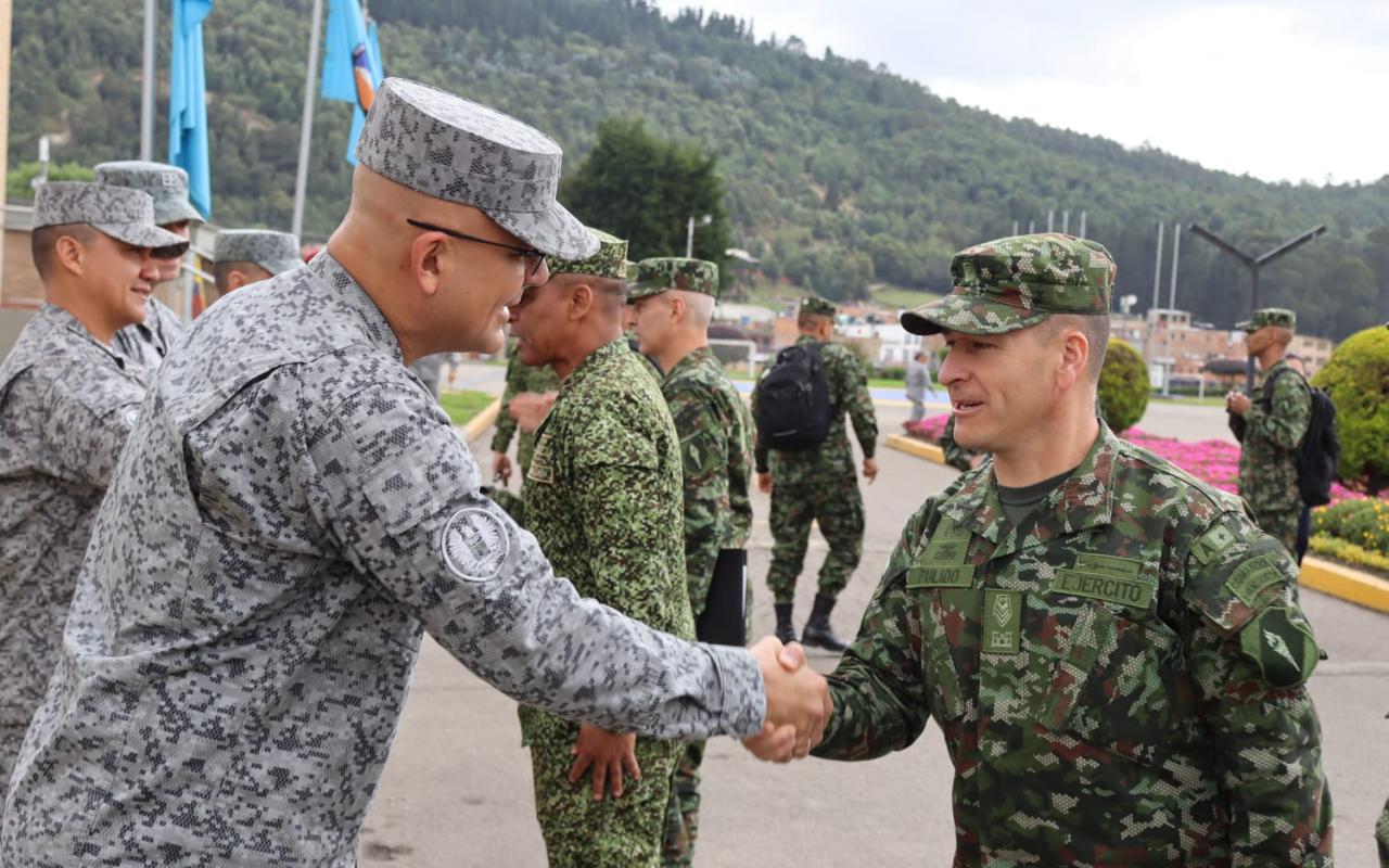 Suboficiales fortalecieron su liderazgo y conocimientos durante visita geoestratégica a la ESUFA